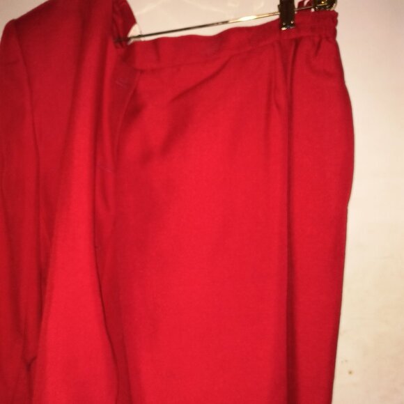 Emily Red Suit - Picture 5 of 8